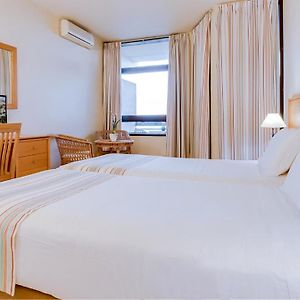 Zimmer mit zwei Einzelbetten